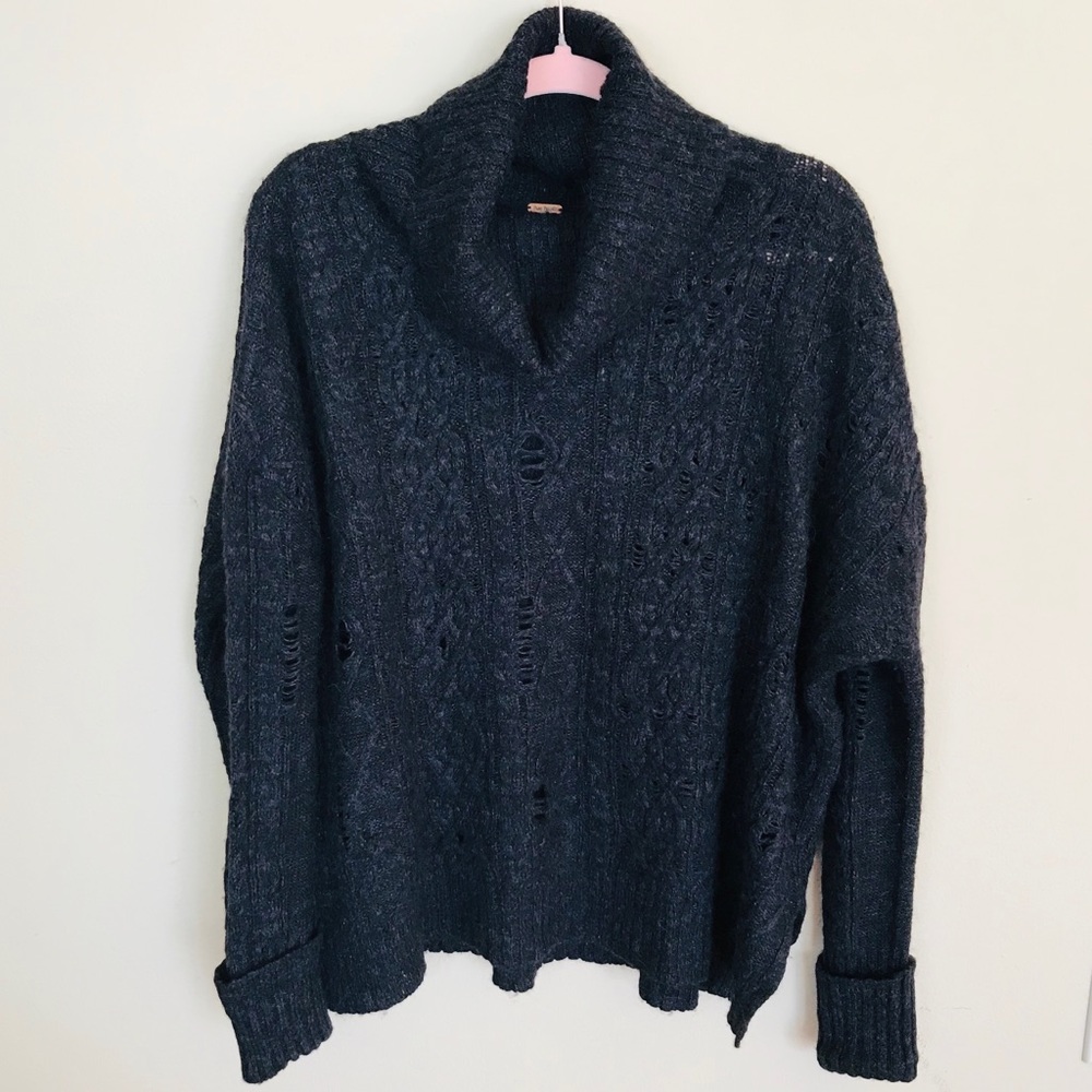 Free People - Woman’s Sweater - L